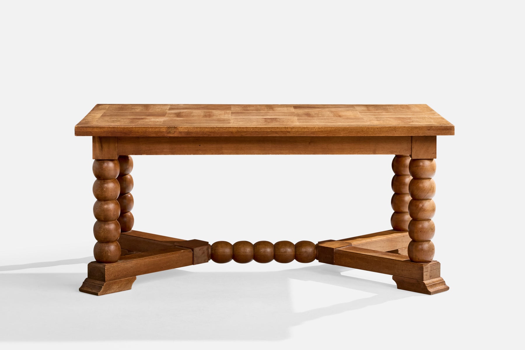 Round Dining Tables